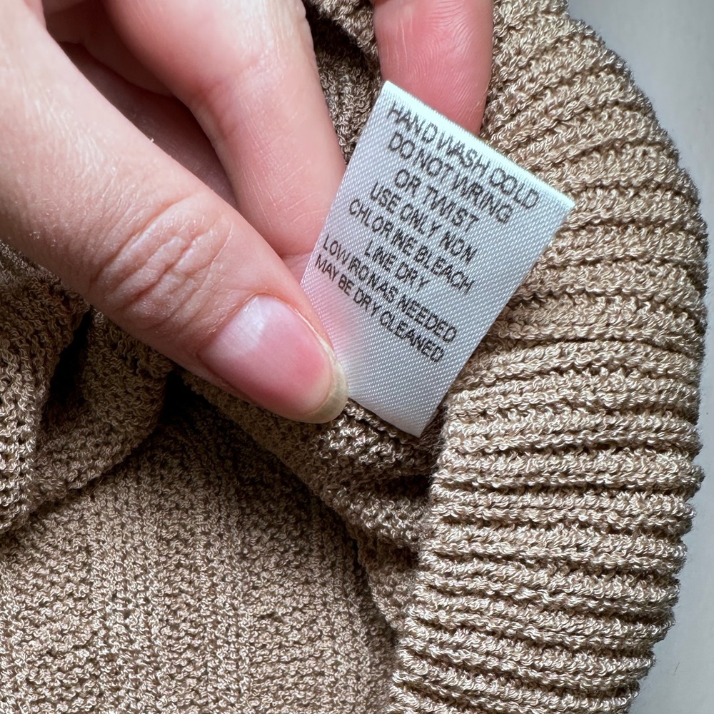 Taupe/brown cropped sweater vest NWT - Picture 4 of 8